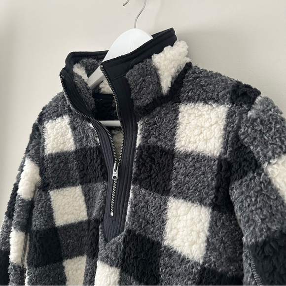 Abercrombie & Fitch The Essential A&F Sherpa Fleece Black White Buffalo Plaid S - Picture 6 of 16